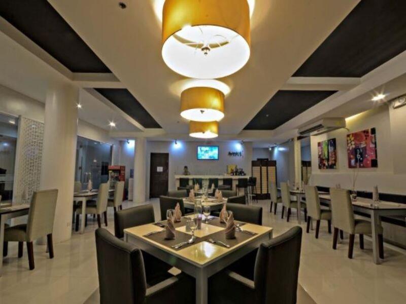 Empire Suites Hotel Puerto Princesa Kültér fotó
