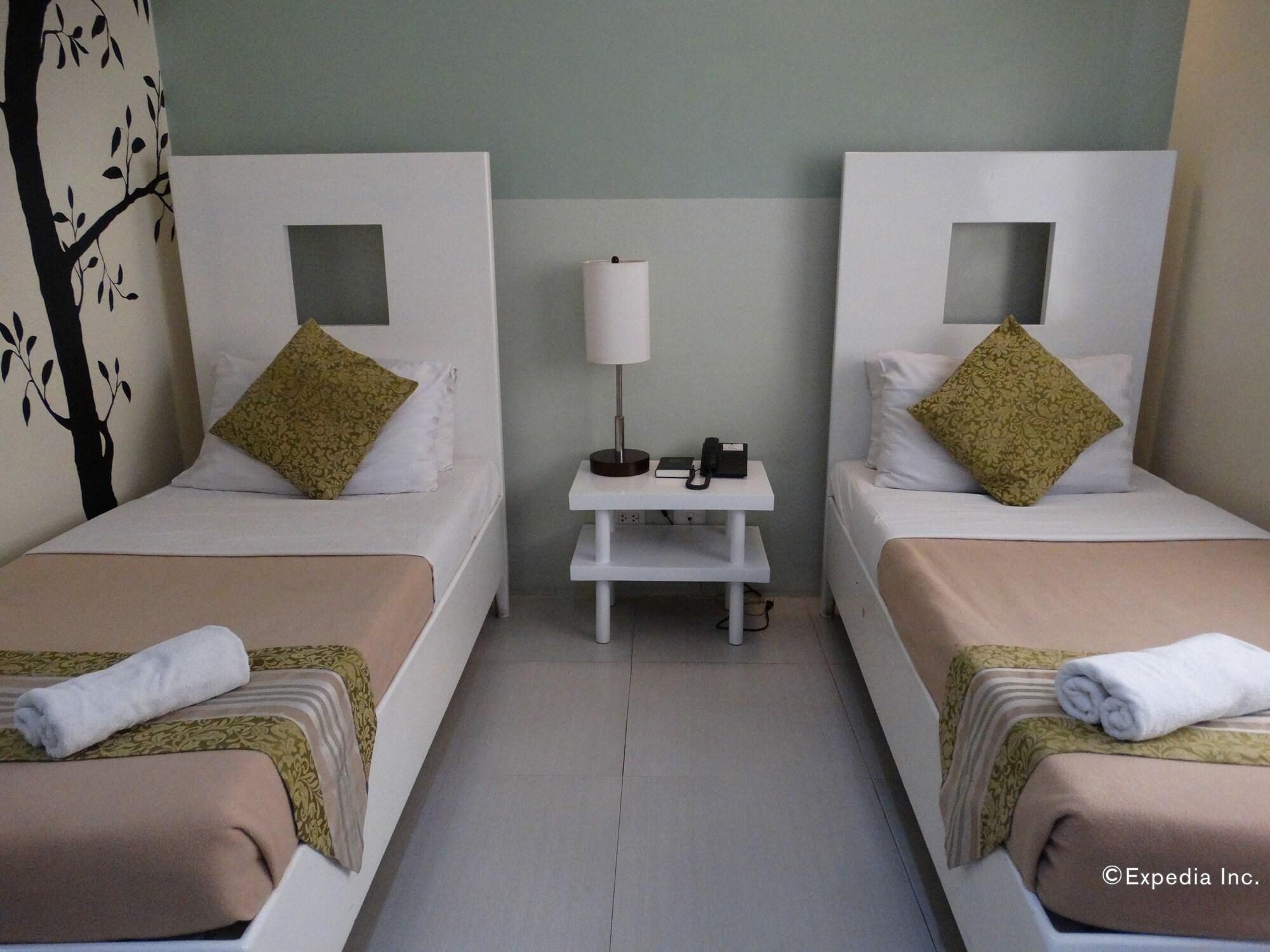 Empire Suites Hotel Puerto Princesa Kültér fotó