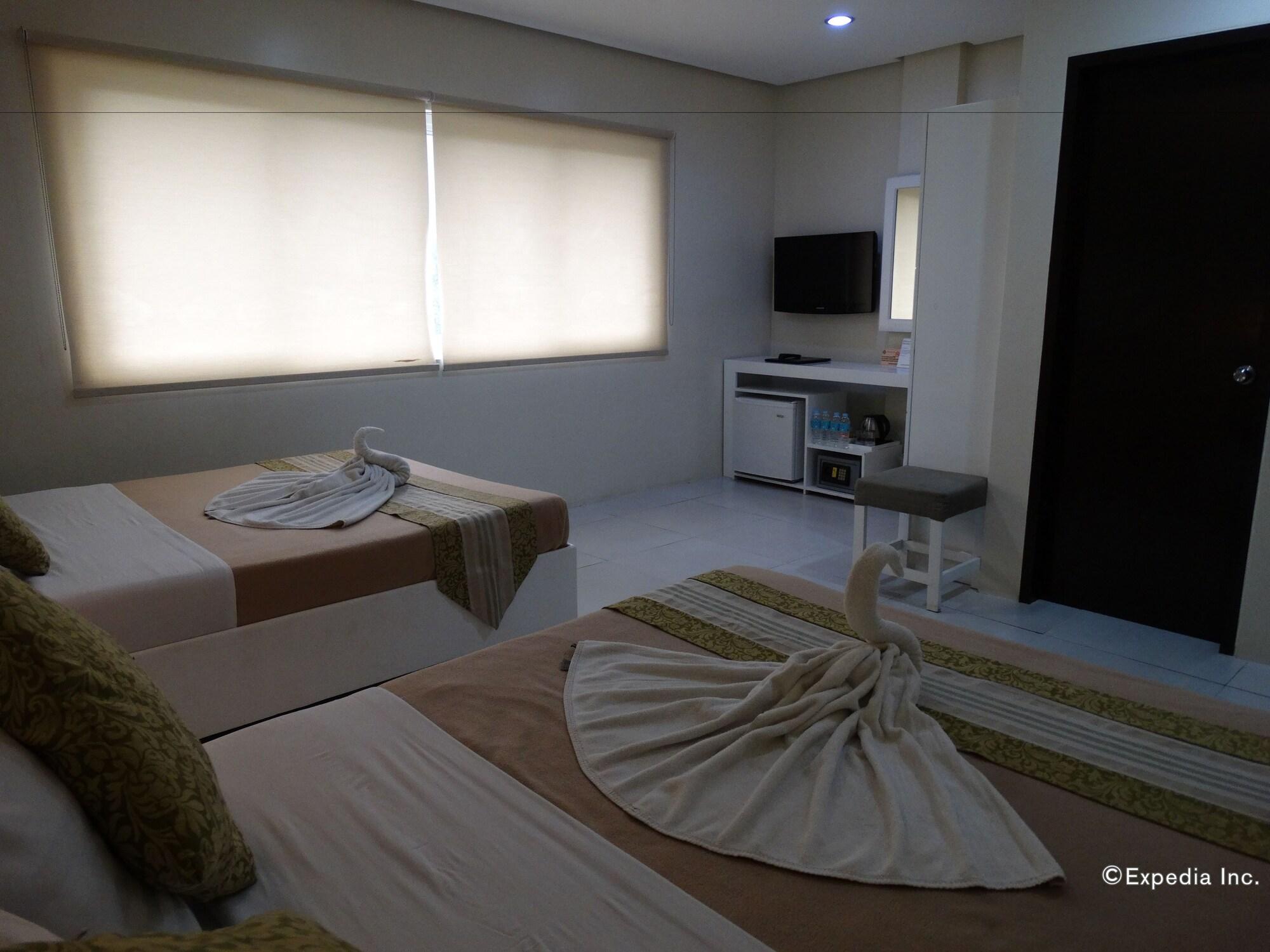 Empire Suites Hotel Puerto Princesa Kültér fotó