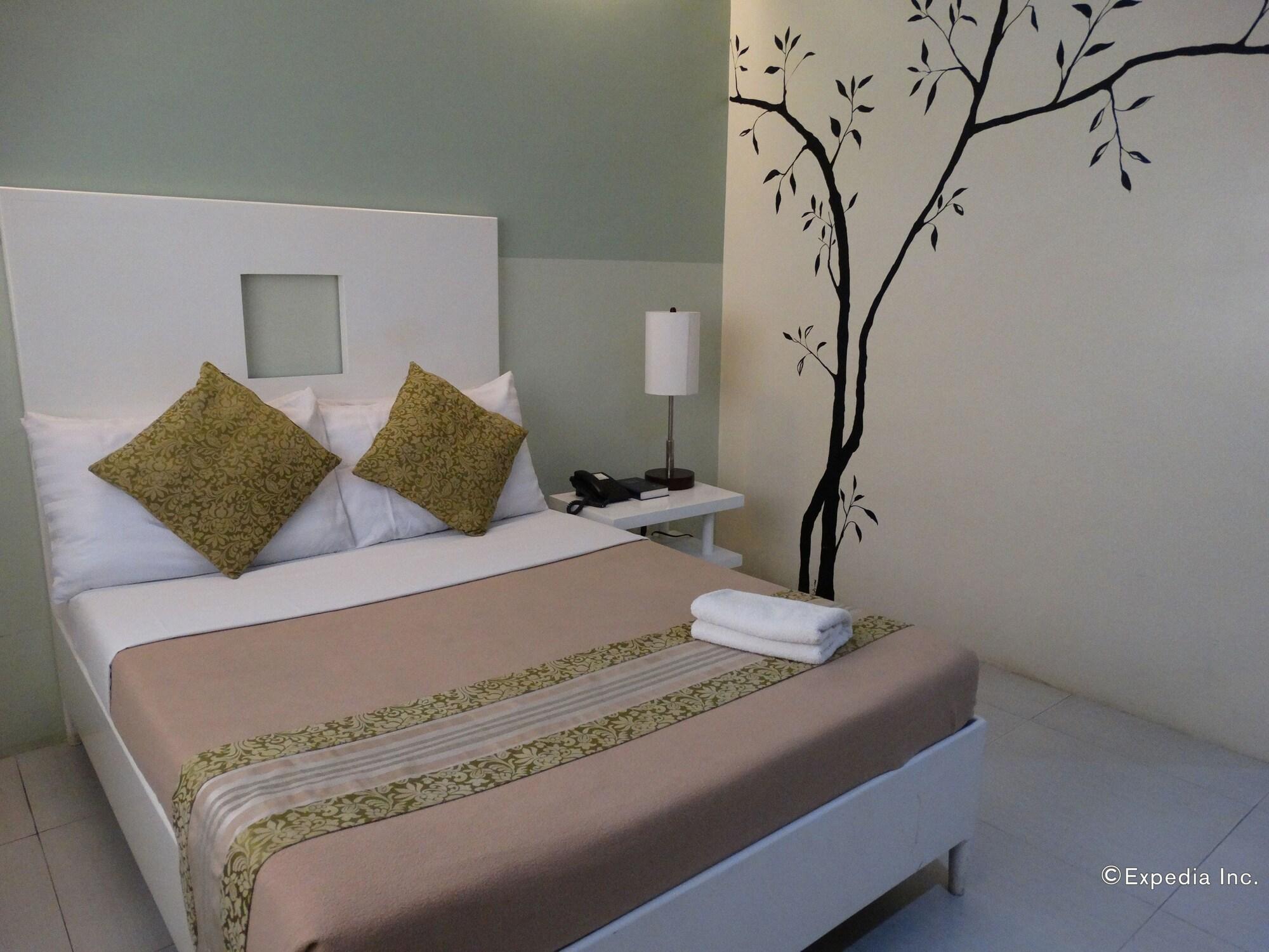 Empire Suites Hotel Puerto Princesa Kültér fotó