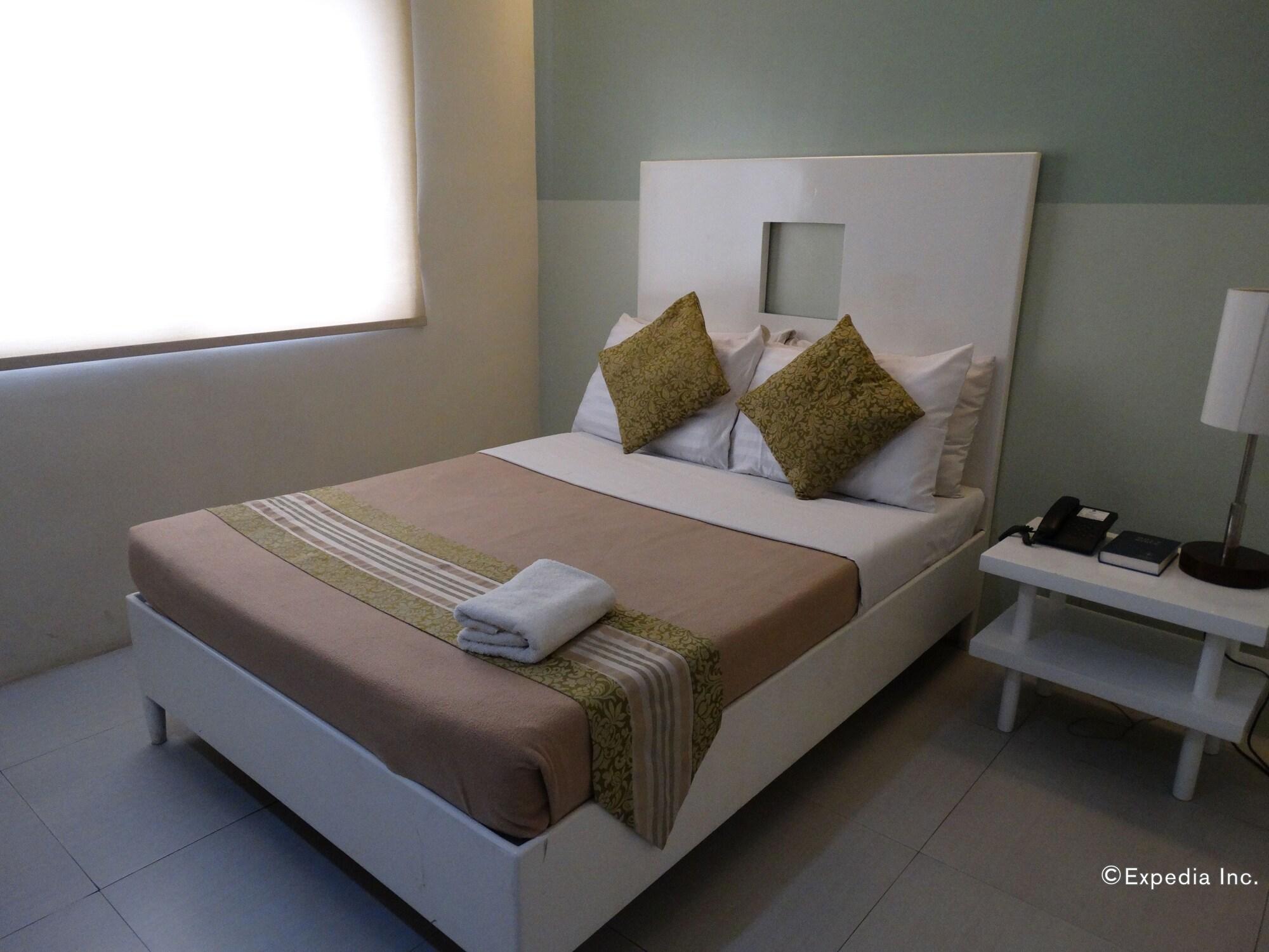 Empire Suites Hotel Puerto Princesa Kültér fotó