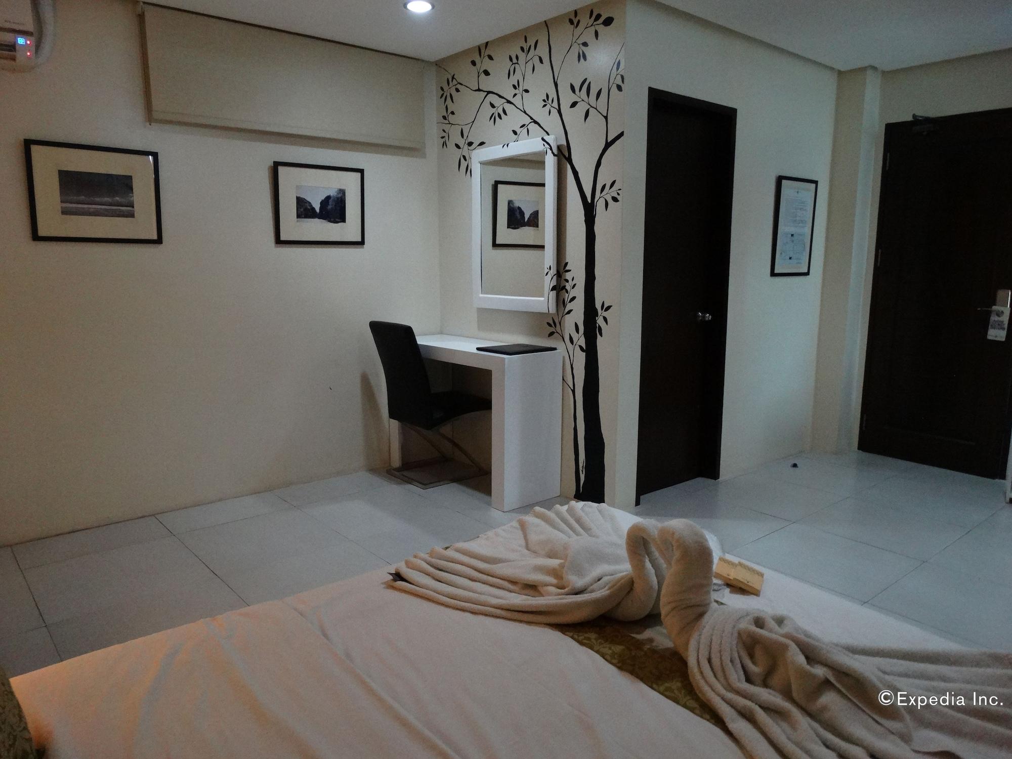 Empire Suites Hotel Puerto Princesa Kültér fotó
