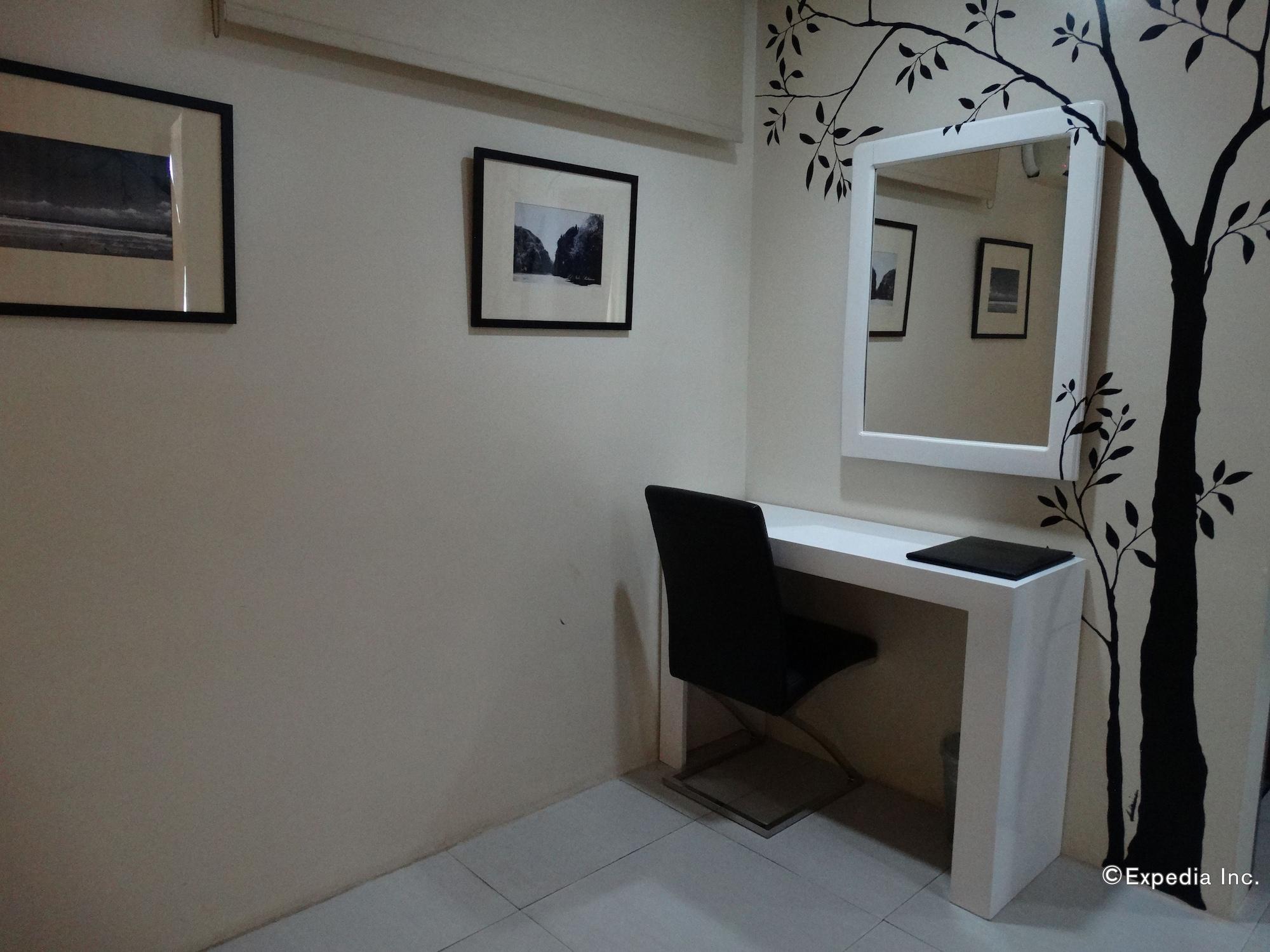 Empire Suites Hotel Puerto Princesa Kültér fotó
