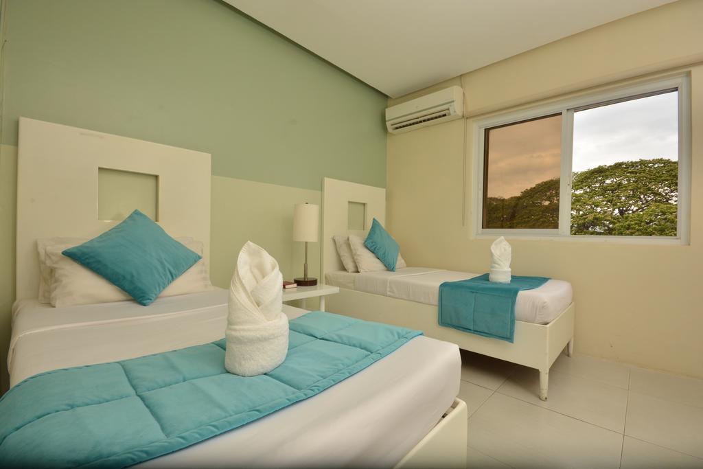 Empire Suites Hotel Puerto Princesa Kültér fotó