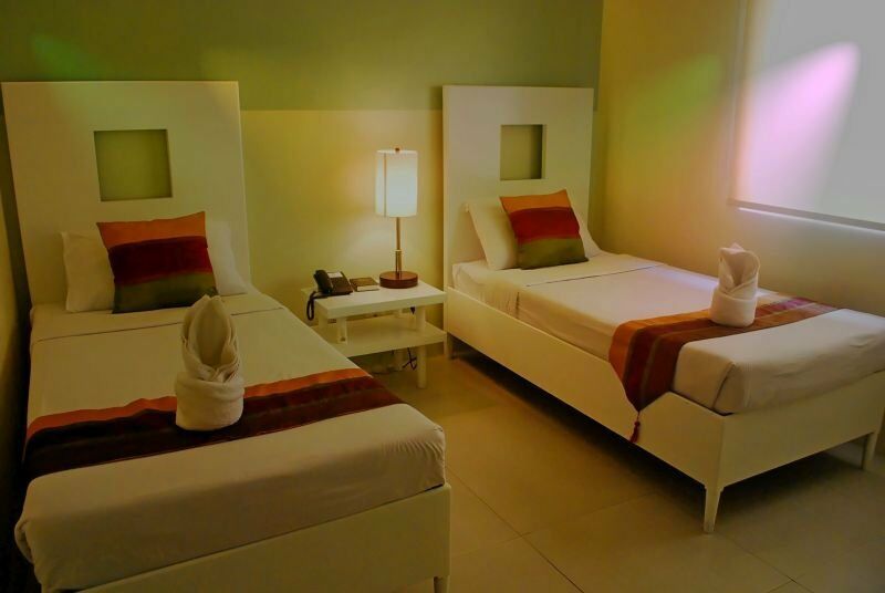 Empire Suites Hotel Puerto Princesa Kültér fotó